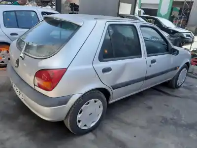 Veicolo di demolizione ford fiesta berlina (dx) ambiente dell'anno 2002 alimentato j4r