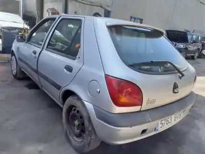 Veicolo di demolizione ford fiesta berlina (dx) ambiente dell'anno 2002 alimentato j4r