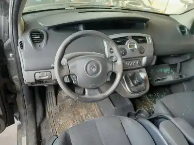 Veículo de Sucata renault scenic ii grand dynamique do ano 2001 alimentado k4m766