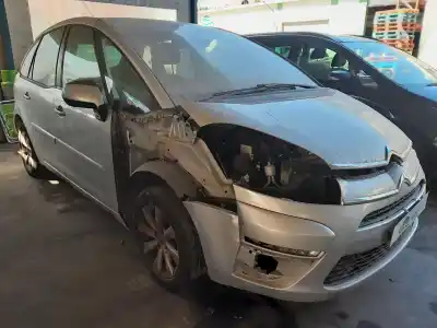 Véhicule à la ferraille citroen c4 picasso seduction de l'année 2001 alimenté 9hr