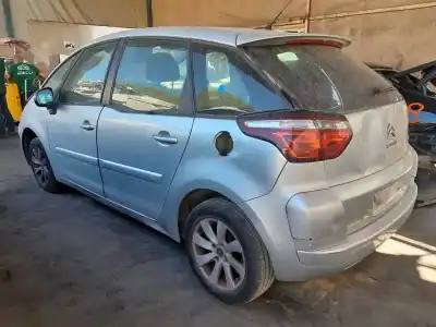 Véhicule à la ferraille citroen c4 picasso seduction de l'année 2001 alimenté 9hr