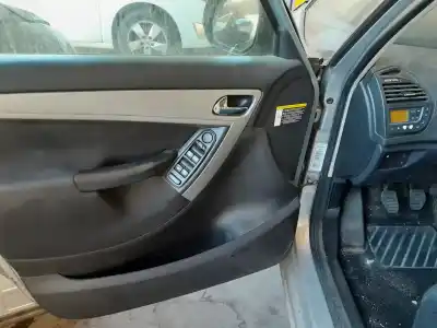 Véhicule à la ferraille citroen c4 picasso seduction de l'année 2001 alimenté 9hr