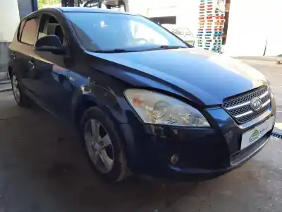 Veicolo di demolizione kia ceed active 116 cv / 85 kw dell'anno 2008 alimentato d4fb