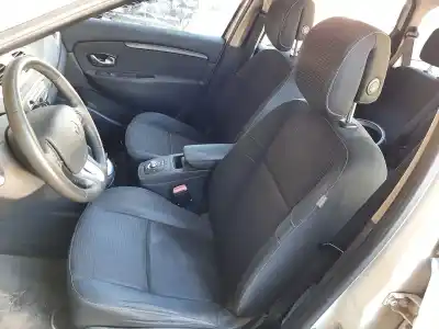 Verschrottungsfahrzeug RENAULT SCÉNIC III (JZ0/1_) 1.9 DCI (JZ0J, JZ1J, JZ1K, JZ1S) des Jahres 2011 angetrieben F9Q870