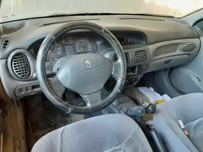Здавання транспортного засобу renault megane i scenic (ja0) 1.6 16v kaleido 107 cv / 79 kw року 1999 потужний k4m