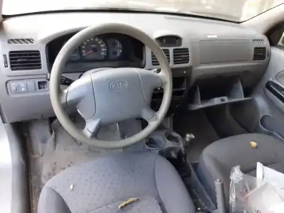 Veículo de Sucata kia rio rs berlina do ano 2004 alimentado a3d