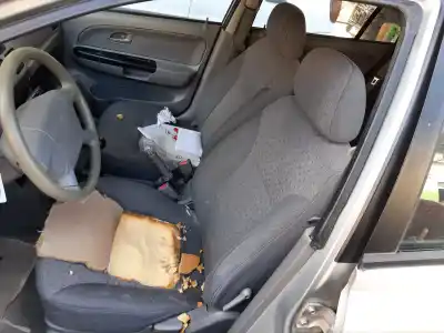 Veículo de Sucata kia rio rs berlina do ano 2004 alimentado a3d