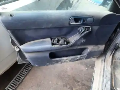 Veículo de Sucata audi a3 (8l1) 1.6 do ano 2000 alimentado akl