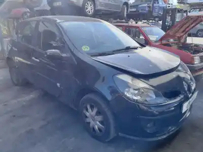 Veículo de Sucata renault clio iii emotion do ano 2001 alimentado k9k