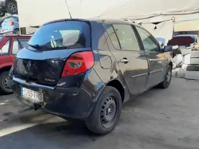 Veículo de Sucata renault clio iii emotion do ano 2001 alimentado k9k