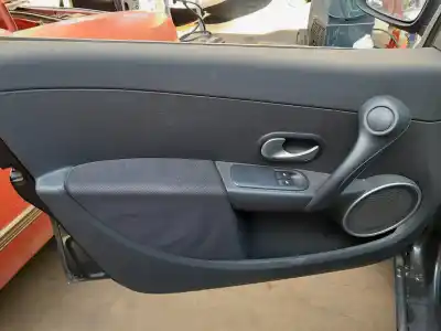 Veículo de Sucata renault clio iii emotion do ano 2001 alimentado k9k