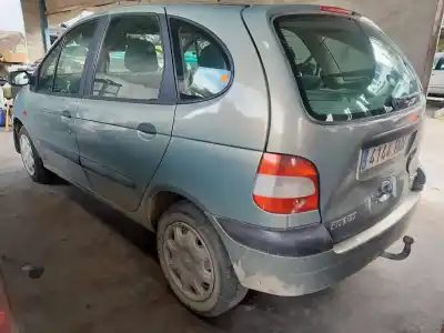 Verschrottungsfahrzeug renault   des jahres 2001 angetrieben f9q744