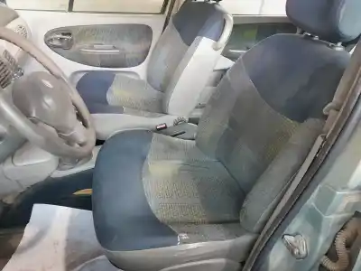 Verschrottungsfahrzeug renault   des jahres 2001 angetrieben f9q744