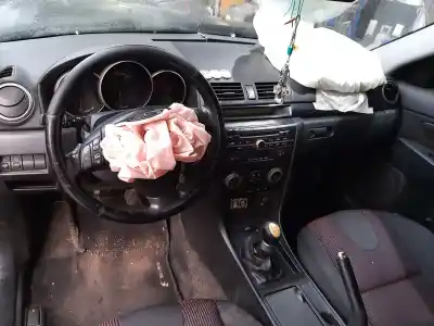 Veicolo di demolizione mazda 3 berlina (bk) 1.6 vvt active dell'anno 2001 alimentato z6