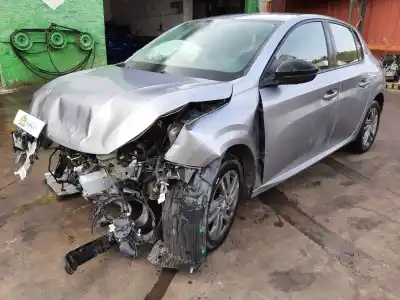 Veículo de Sucata PEUGEOT 208 (P2) Active do ano 2001 alimentado HM05