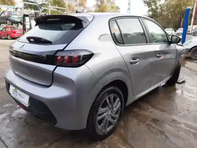Veículo de Sucata peugeot 208 (p2) active do ano 2001 alimentado hm05