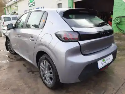 Veículo de Sucata peugeot 208 (p2) active do ano 2001 alimentado hm05