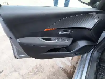 Veículo de Sucata peugeot 208 (p2) active do ano 2001 alimentado hm05