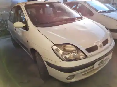 Verschrottungsfahrzeug renault   des jahres 2001 angetrieben f9q744