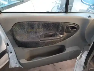 Verschrottungsfahrzeug renault   des jahres 2001 angetrieben f9q744