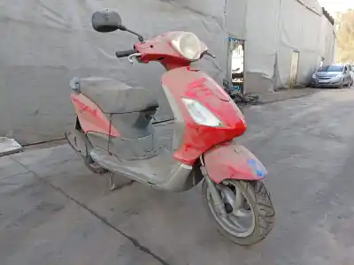 Veículo de Sucata piaggio (vespa) fly fly 50 do ano 2001 alimentado 