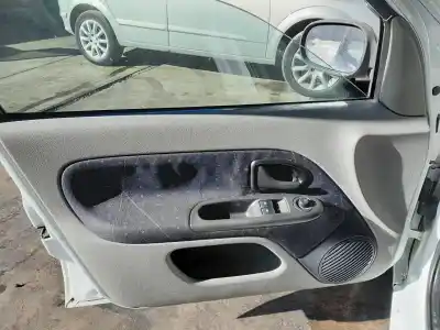 Veículo de Sucata renault clio ii fase ii (b/cb0) expression do ano 2001 alimentado d7f