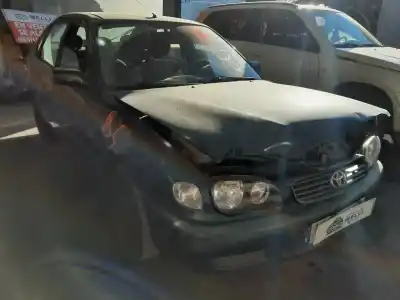 Sloopvoertuig toyota corolla (e11) 1.4 linea terra van het jaar 2000 aangedreven 4zzfe
