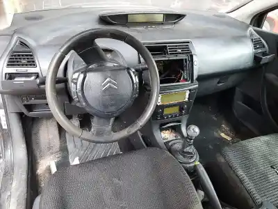 Veículo de Sucata citroen c4 coupe vtr plus do ano 2001 alimentado rhr