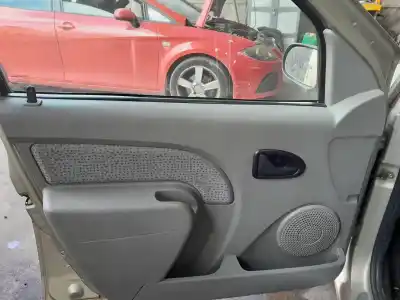 Здавання транспортного засобу dacia logan laureate року 2006 потужний k7j710