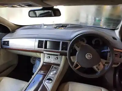 Veículo de Sucata jaguar xf 3.0 v6 diesel s portfolio do ano 2012 alimentado ajv6d