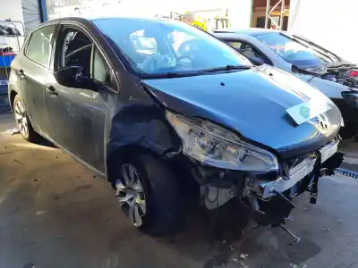 Veículo de Sucata peugeot 208 allure do ano 2001 alimentado 9h06