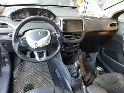 Veículo de Sucata peugeot 208 allure do ano 2001 alimentado 9h06