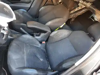 Veículo de Sucata peugeot 208 allure do ano 2001 alimentado 9h06