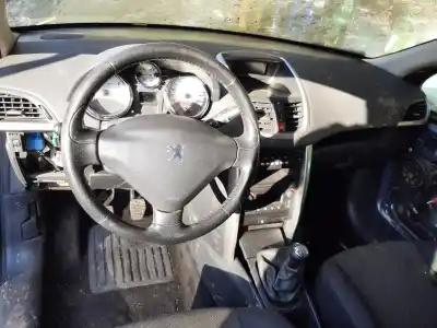 Veículo de Sucata peugeot 207 207 5p sport 1.4 do ano 2007 alimentado 8fs