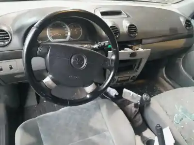 Veículo de Sucata daewoo lacetti sx do ano 2004 alimentado f16d3