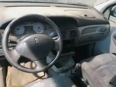 Scrapping Vehicle renault scenic rx4 (ja0) 1.9 dci salomon of the year 2001 powered f9q740