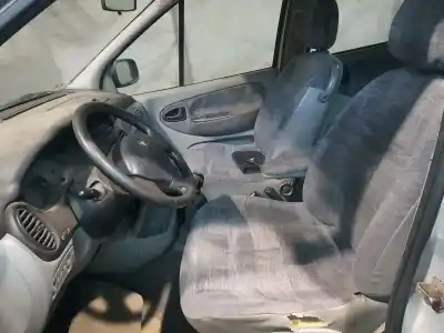 Scrapping Vehicle renault scenic rx4 (ja0) 1.9 dci salomon of the year 2001 powered f9q740