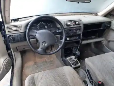 Veículo de Sucata opel vectra a gl 75 cv / 55 kw do ano 1988 alimentado 