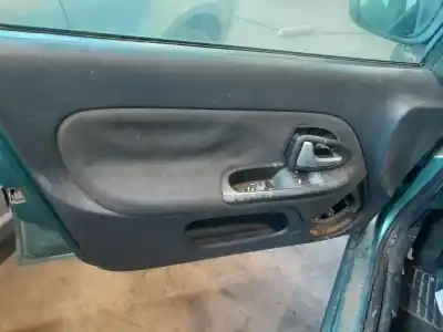 Veículo de Sucata renault clio ii fase ii (b/cb0) authentique do ano 2004 alimentado d4f712