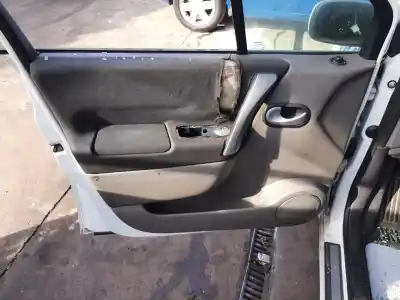 Veículo de Sucata renault scenic ii dynamique 131 cv / 96 kw do ano 2008 alimentado f9q