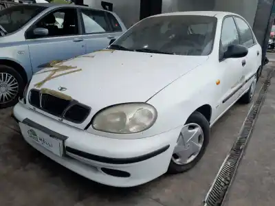 Veículo de Sucata daewoo lanos se do ano 2000 alimentado a15sms