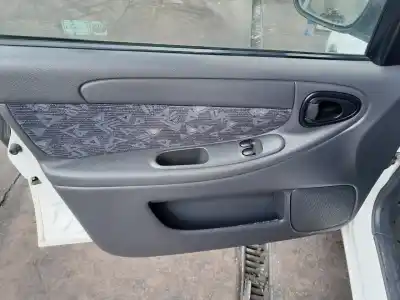 Veículo de Sucata daewoo lanos se do ano 2000 alimentado a15sms