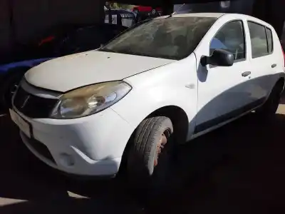 Veículo de Sucata dacia sandero podium do ano 2001 alimentado d4f732