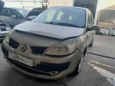 Véhicule à la ferraille renault scenic ii confort expression de l'année 2001 alimenté k9k732