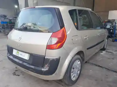 Véhicule à la ferraille renault scenic ii confort expression de l'année 2001 alimenté k9k732