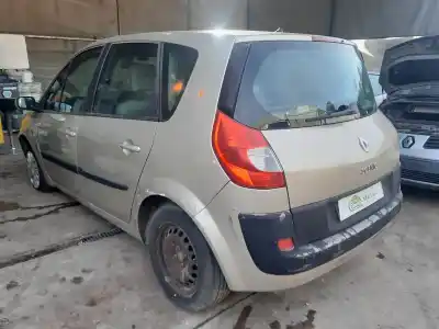 Véhicule à la ferraille renault scenic ii confort expression de l'année 2001 alimenté k9k732