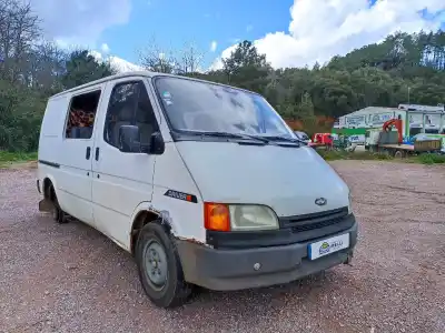 Здавання транспортного засобу ford transit, combi/bus 86/92 combi ft 100 року 2001 потужний 4da