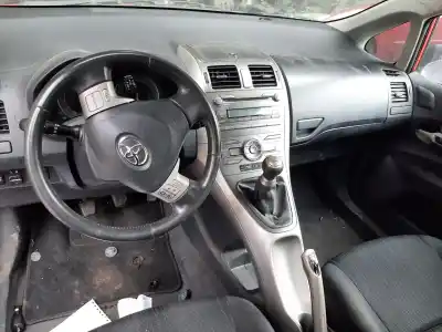 Veículo de Sucata toyota auris luna do ano 2001 alimentado 1zr