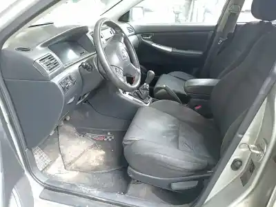 Scrapping Vehicle toyota corolla (e12) 2.0 d-4d sol sedán of the year 2005 powered 1cdftv