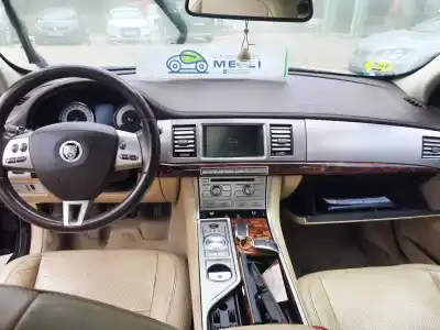 Veículo de Sucata jaguar xf i (x250) 2.7 d do ano 2008 alimentado 7g